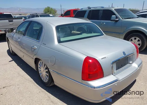 2004 Lincoln Town Car Signature from USA, damaged, VIN 1LNHM81W64Y678182